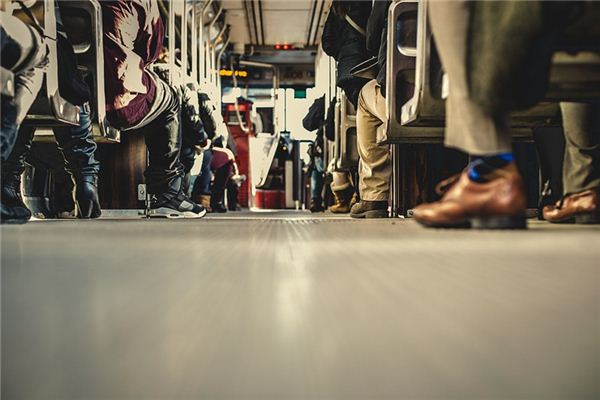 梦见坐车回家是什么预兆 梦见坐车回家是什么预兆