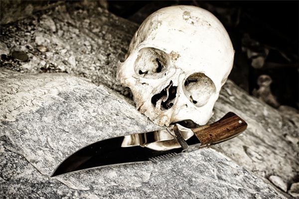 梦见头上插刀是什么意思 梦见头上插刀是什么意思