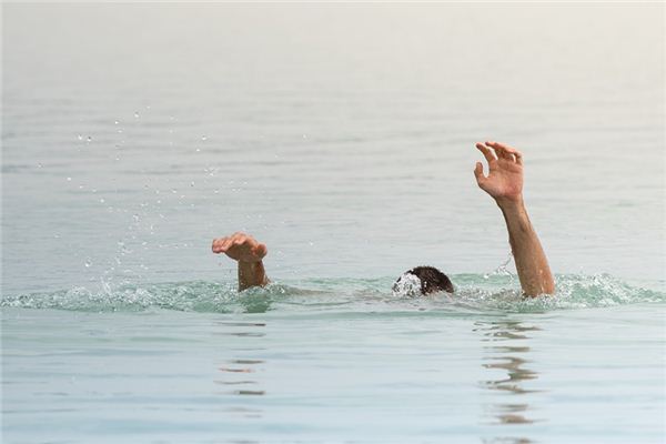 梦见自己淹死了 梦见自己淹死了